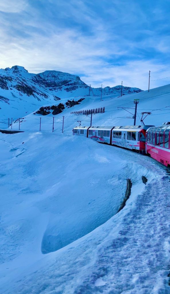 Bernina Express Alp'lerden geçerken