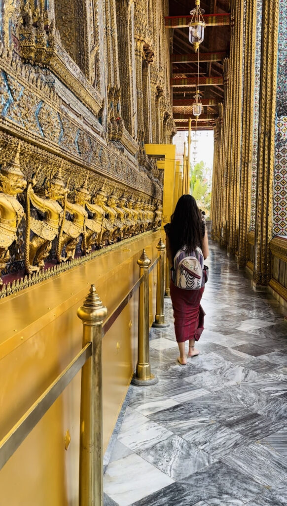 Wat Phra Krew & Yoldaki Kuş, Bangkok