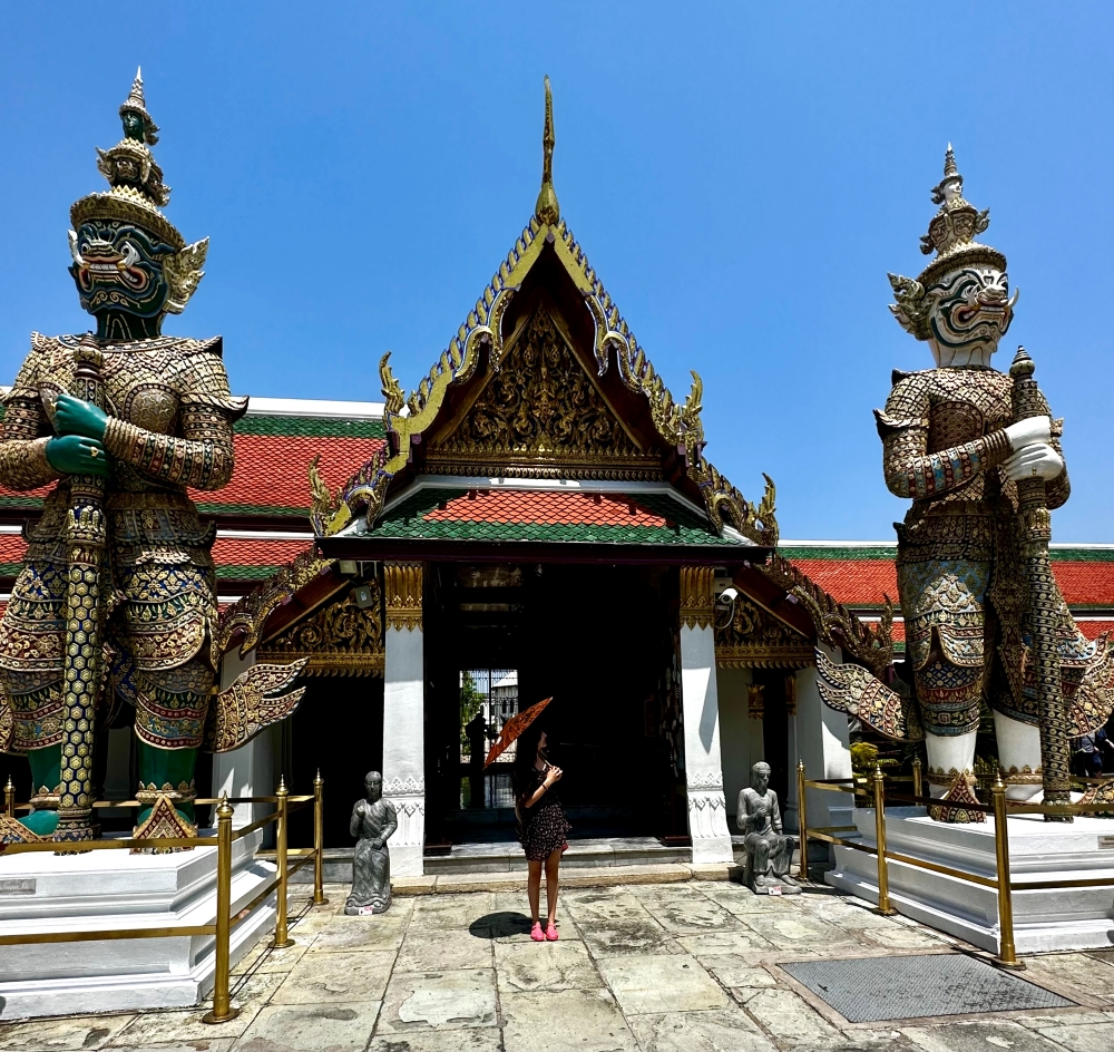 Wat Phra Krew girişindeki koruyucular